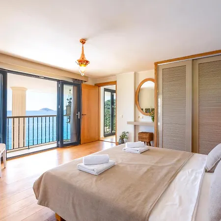 Guney Вилла Каш