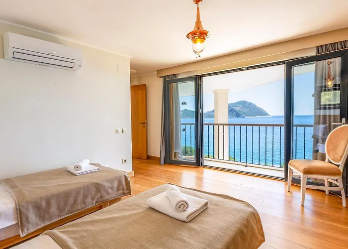 Guney Βίλα Κας